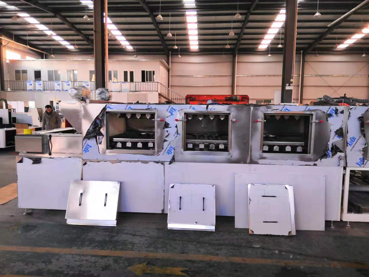 鋁件除油去蠟通過(guò)式噴淋清洗機(jī)